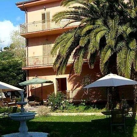 Un Posto Al Sole - Paola Bed & Breakfast Exterior foto