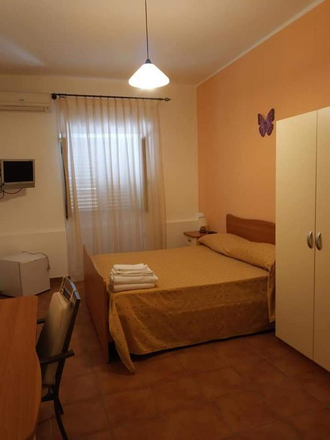 Un Posto Al Sole - Paola Bed & Breakfast Exterior foto