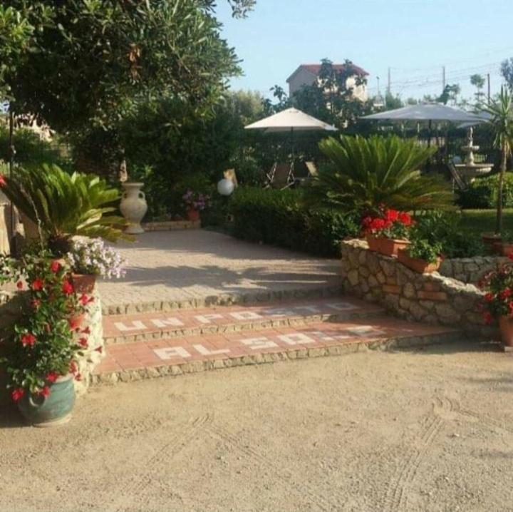 Un Posto Al Sole - Paola Bed & Breakfast Exterior foto