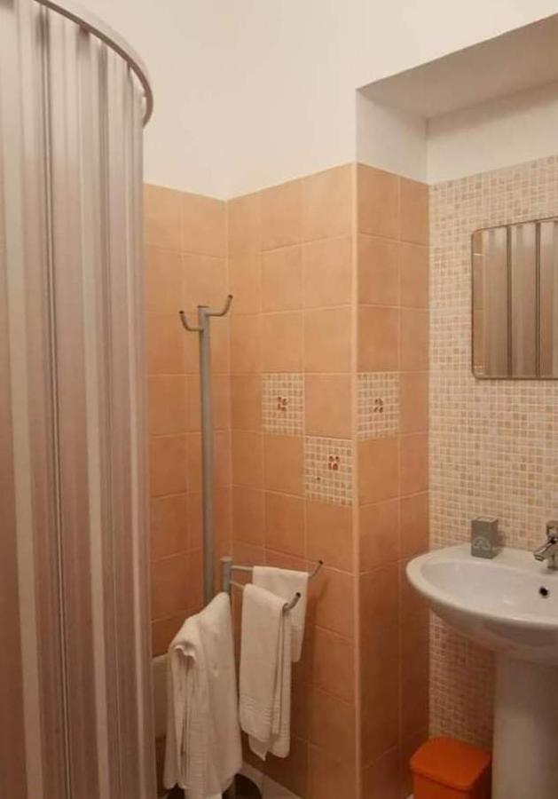 Un Posto Al Sole - Paola Bed & Breakfast Exterior foto