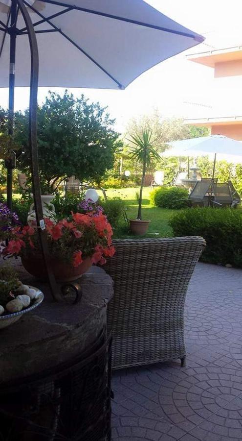 Un Posto Al Sole - Paola Bed & Breakfast Exterior foto