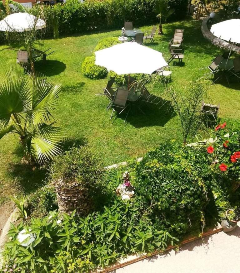 Un Posto Al Sole - Paola Bed & Breakfast Exterior foto